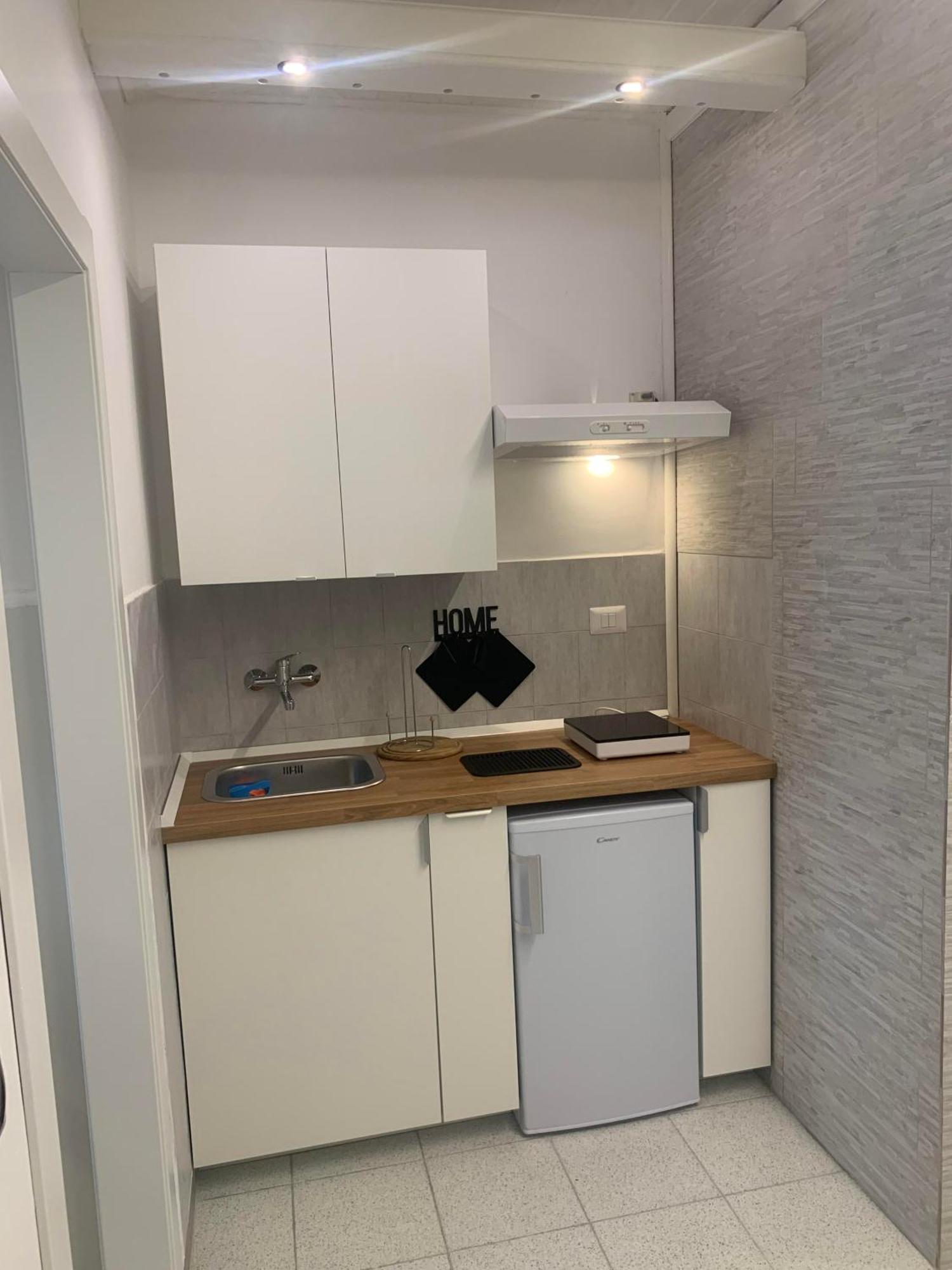Desiree Apartment Специя Екстериор снимка