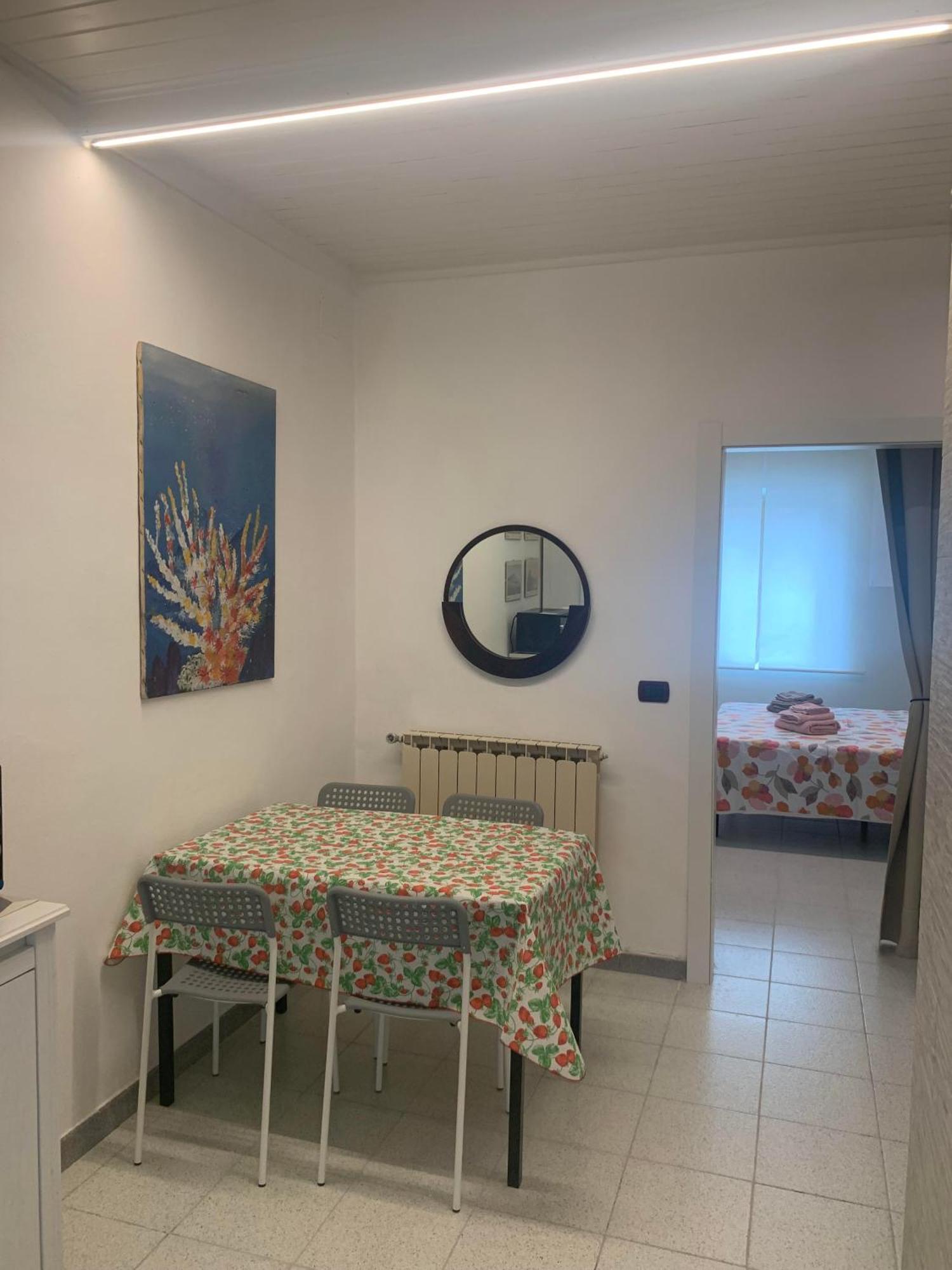 Desiree Apartment Специя Екстериор снимка